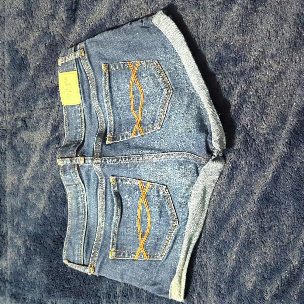 Shorts - Picture 2 of 4